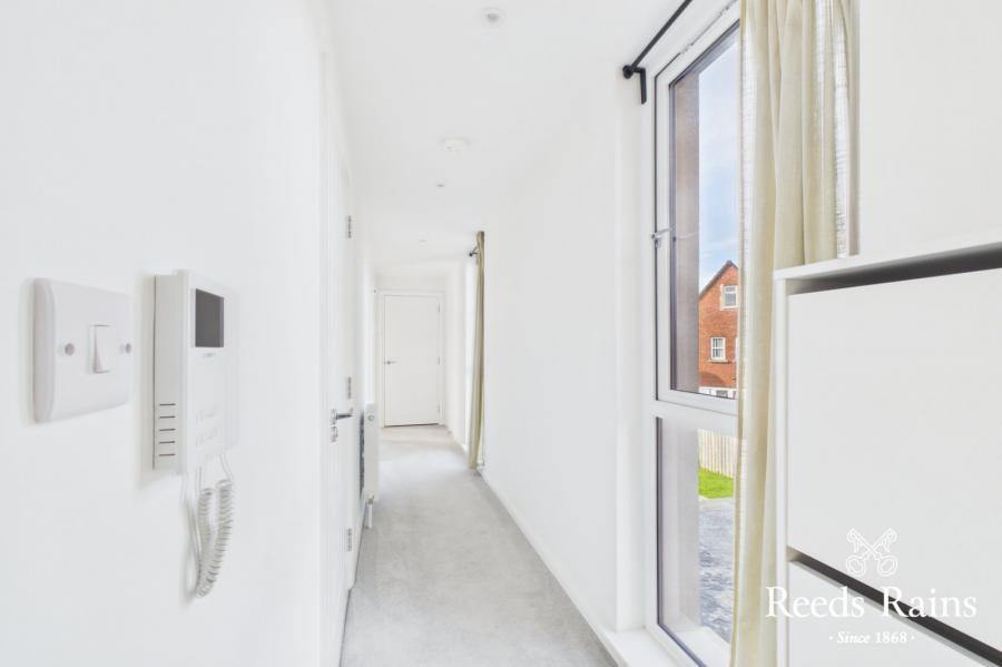 Apartment 8, 1D, Lewis Mews