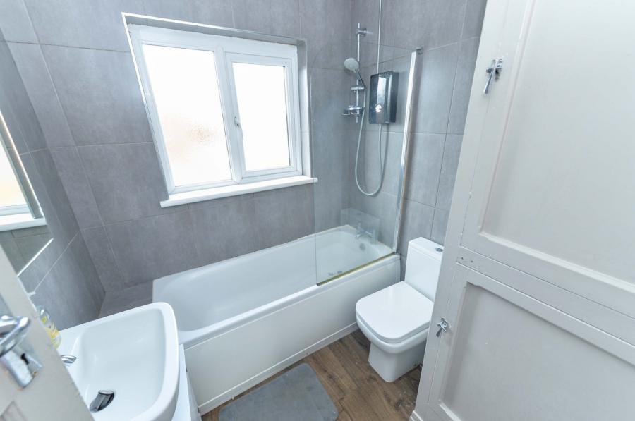 8 Mount Merrion Gardens