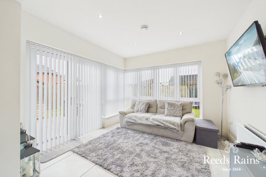 3 Millmount Village Close