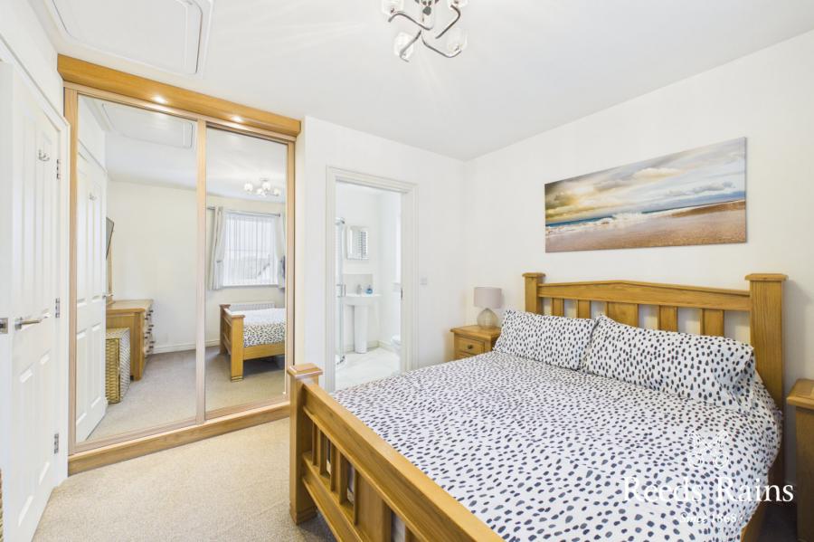 3 Millmount Village Close