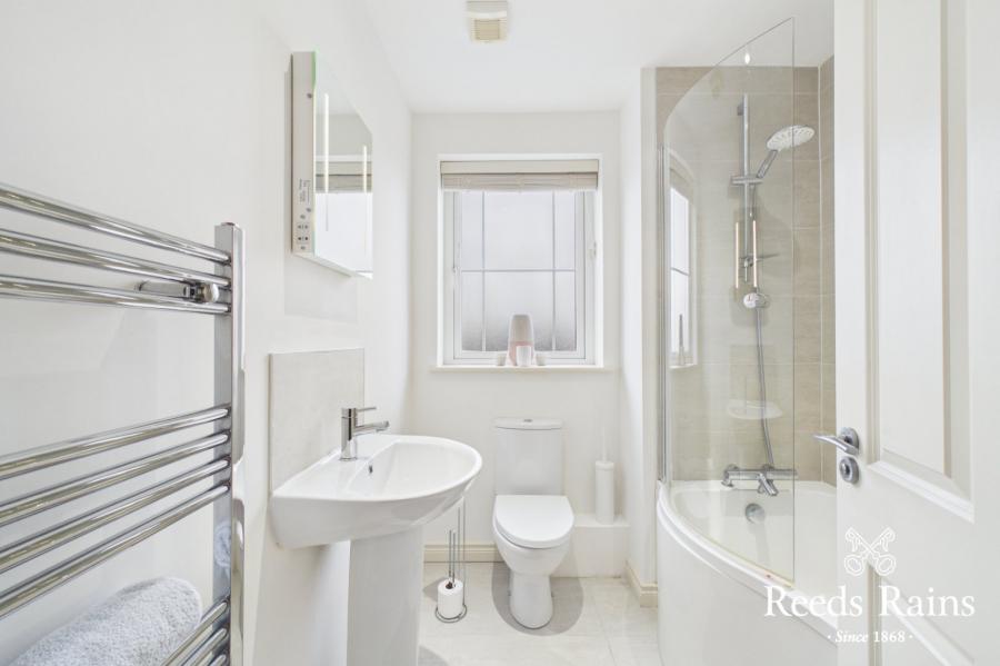 3 Millmount Village Close