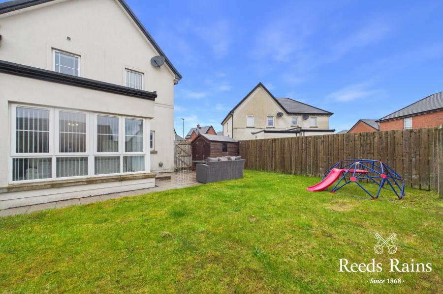 3 Millmount Village Close