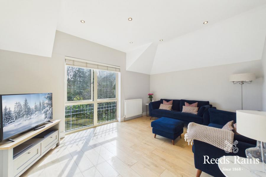 Apartment 6, 14 Burghley Mews