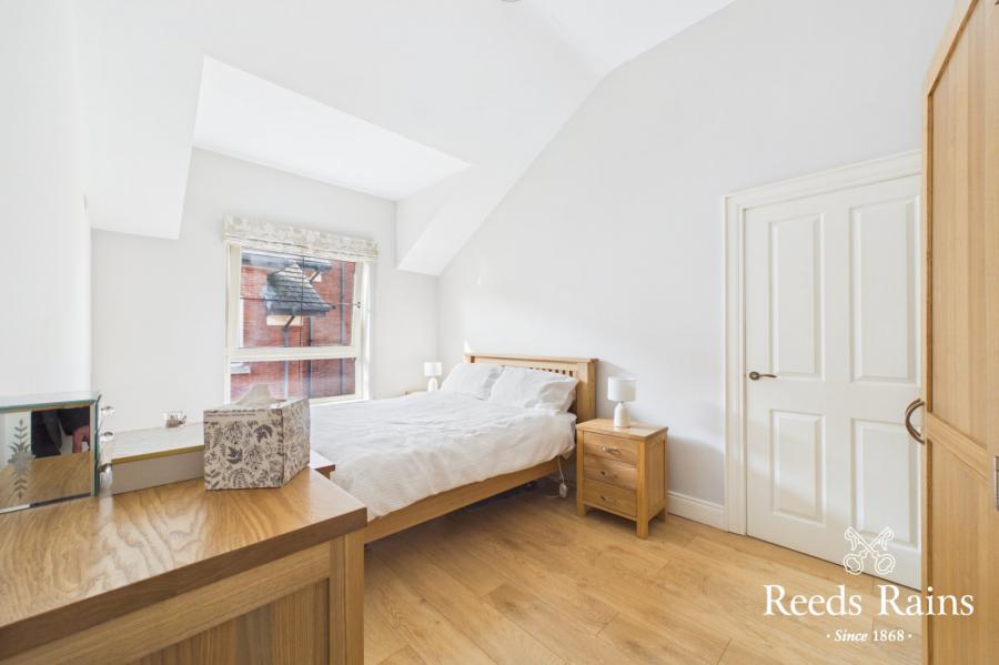 Apartment 6, 14 Burghley Mews