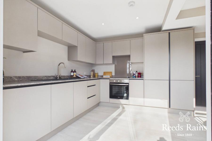 2 Bloomfield Park West