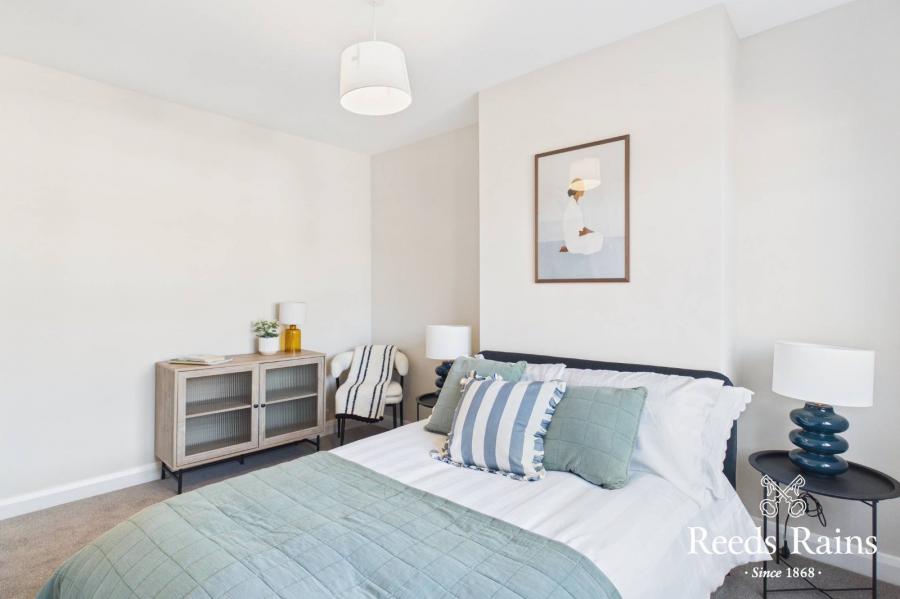 2 Bloomfield Park West