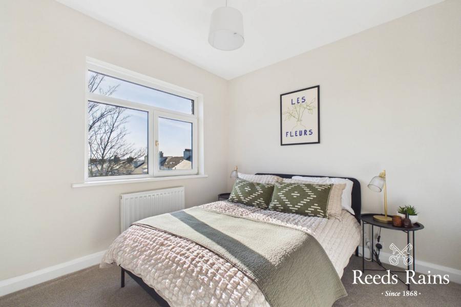 2 Bloomfield Park West