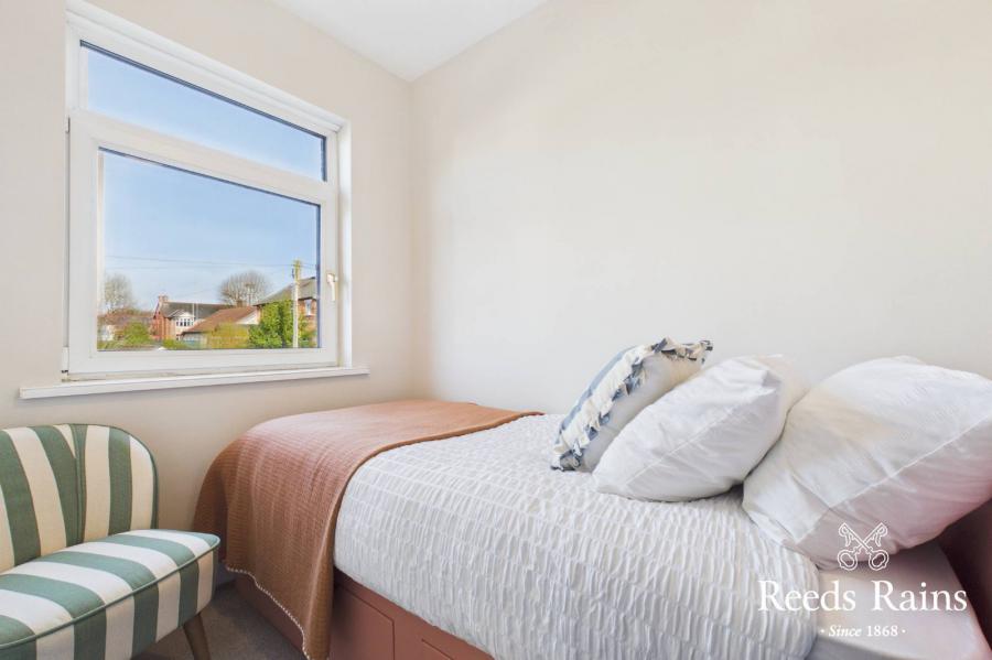 2 Bloomfield Park West