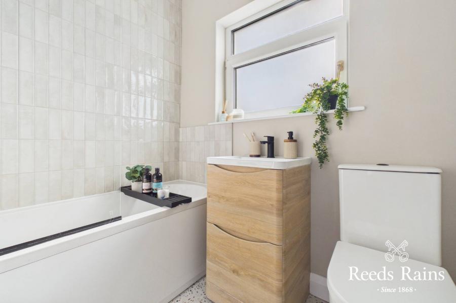 2 Bloomfield Park West