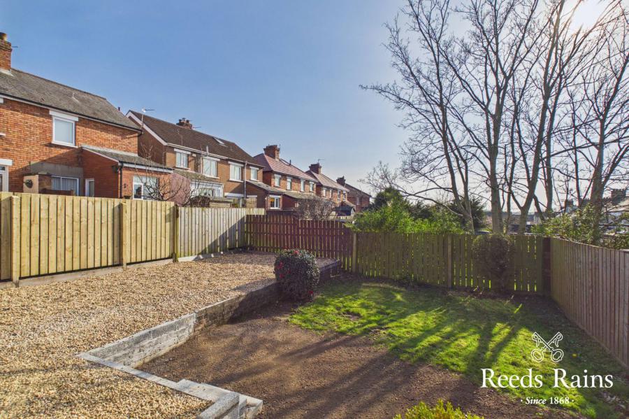 2 Bloomfield Park West