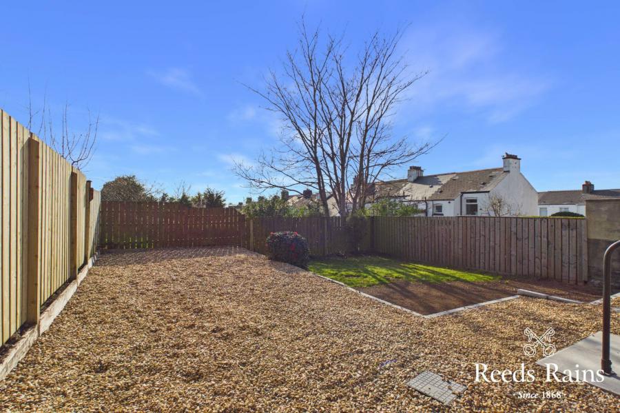 2 Bloomfield Park West