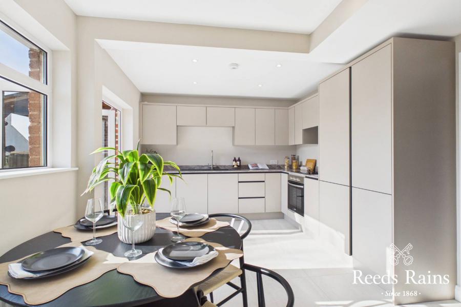 2 Bloomfield Park West