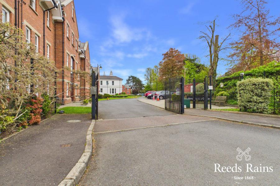 Apartment 17 Sandown Manor, 84A Sandown Road