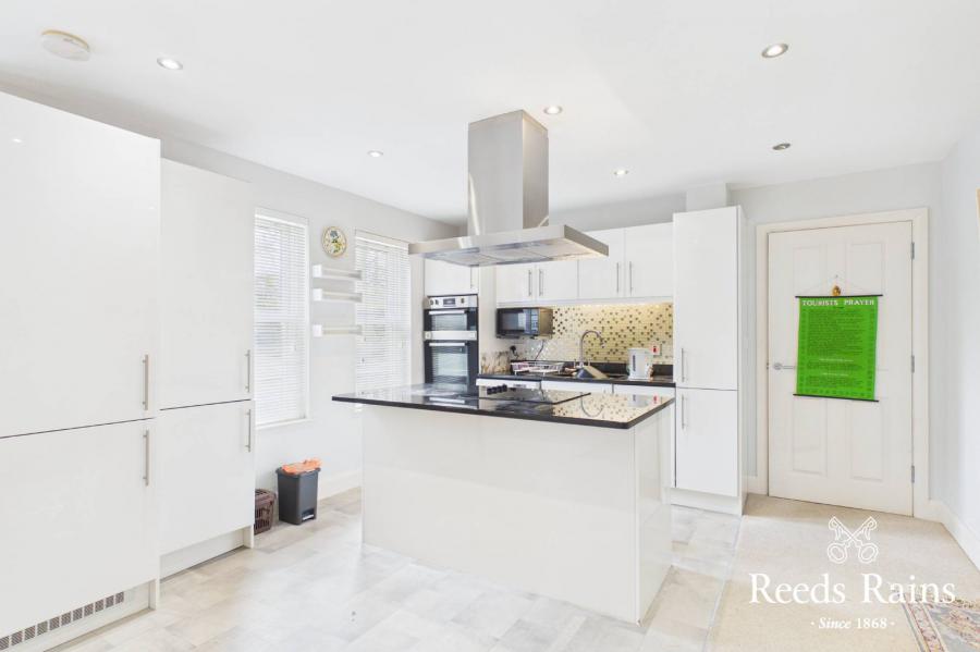 Apartment 17 Sandown Manor, 84A Sandown Road