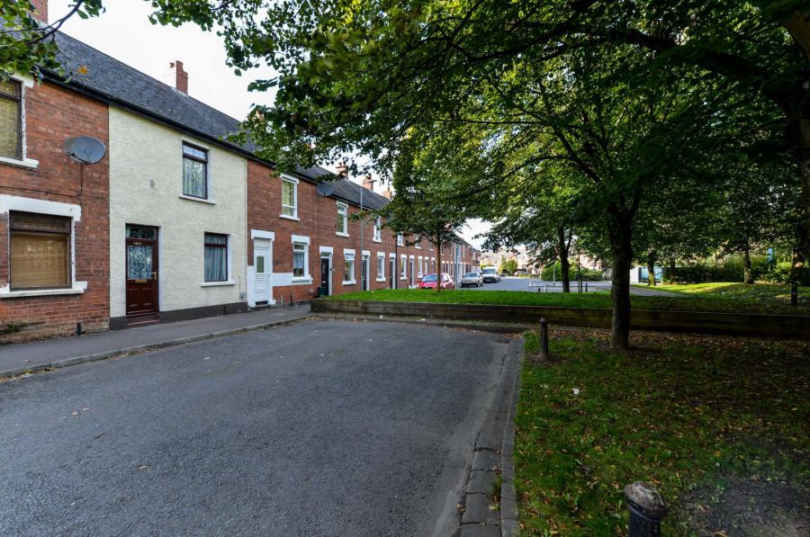 87 Avoniel Road