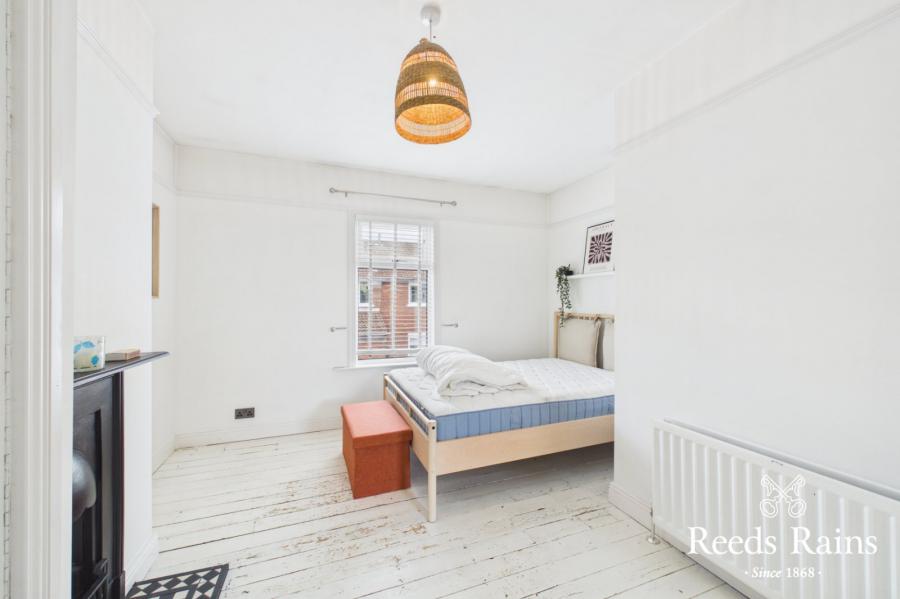 87 Avoniel Road
