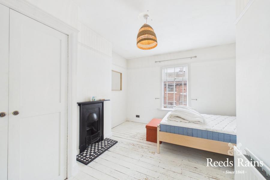 87 Avoniel Road