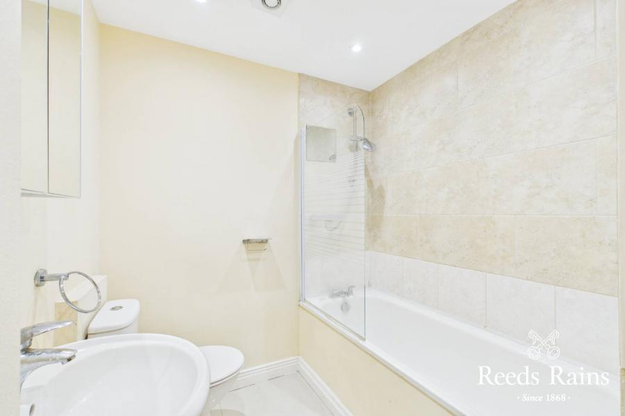 35 Dunraven Crescent