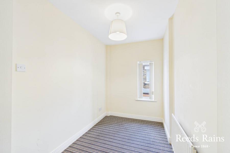 35 Dunraven Crescent
