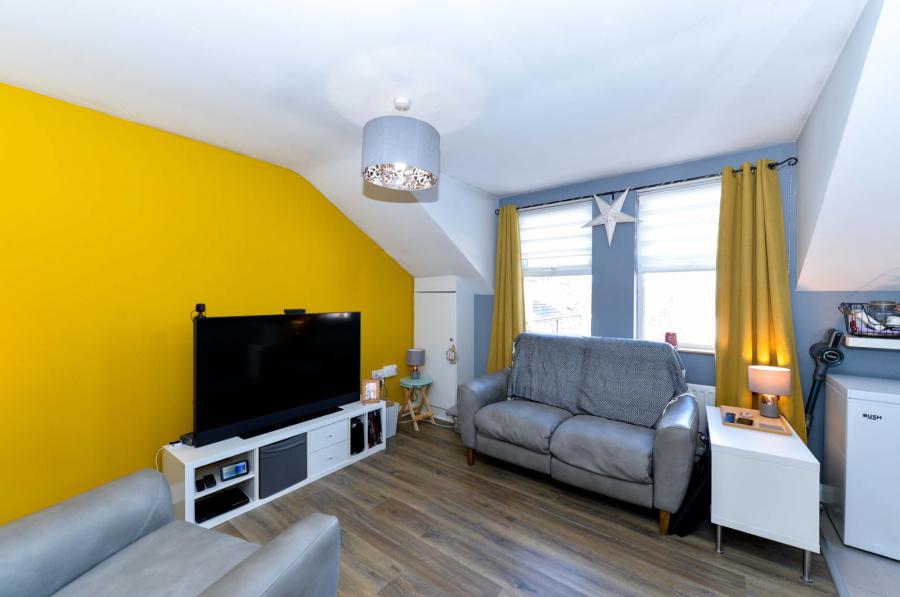 Apartment 6, 35 Victoria Road