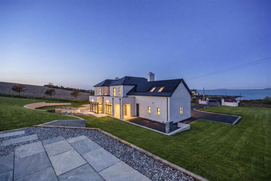 Lisnarede House, 170C Warren Road