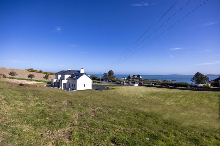Lisnarede House, 170C Warren Road