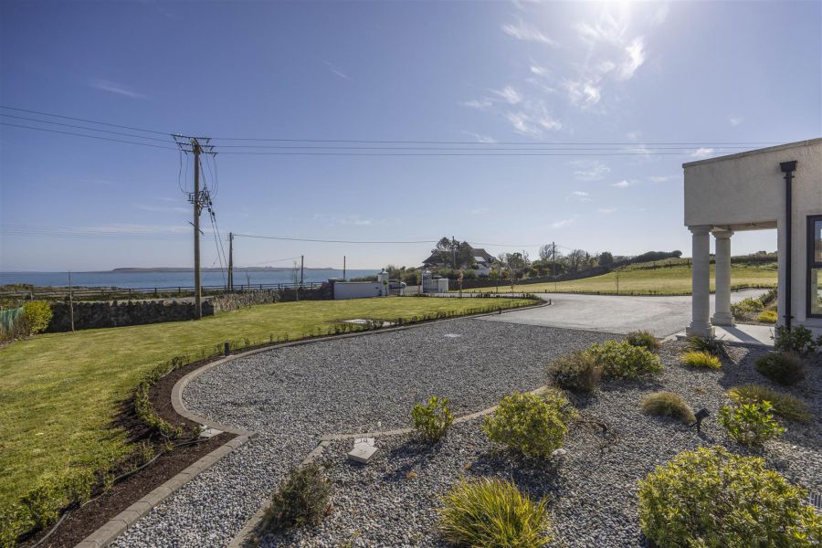 Lisnarede House, 170C Warren Road