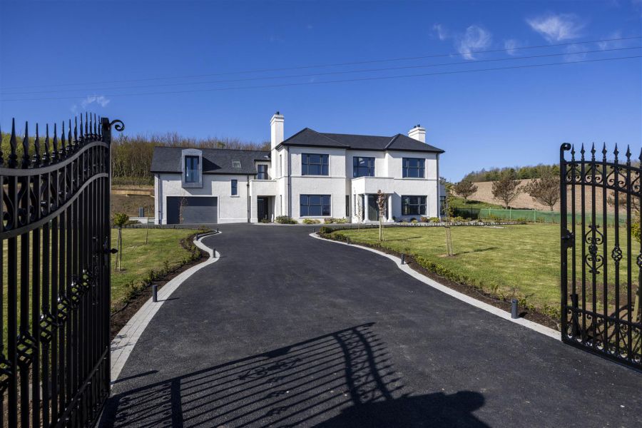 Lisnarede House, 170C Warren Road
