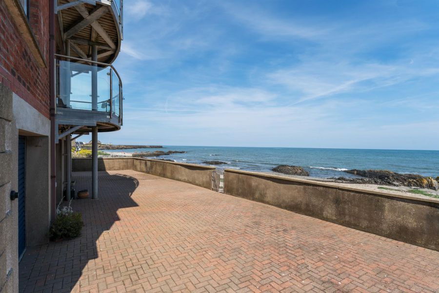Flat 2 Rockdene, 6 Springvale Road