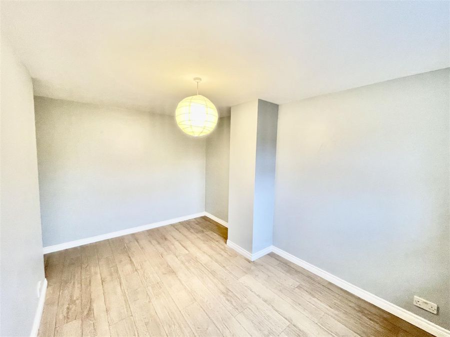 17 Demesne Crescent