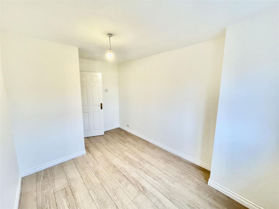 17 Demesne Crescent