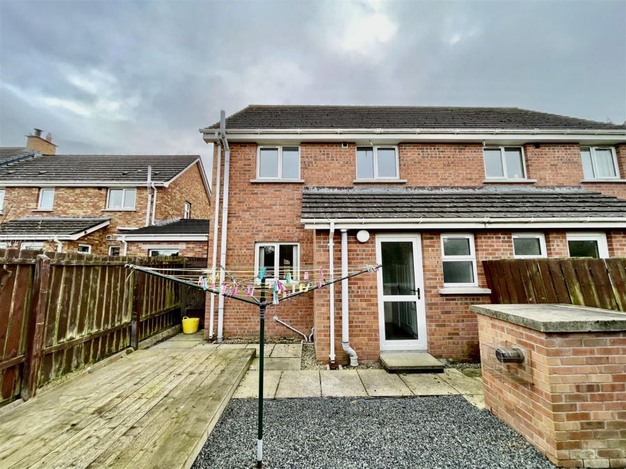 17 Demesne Crescent