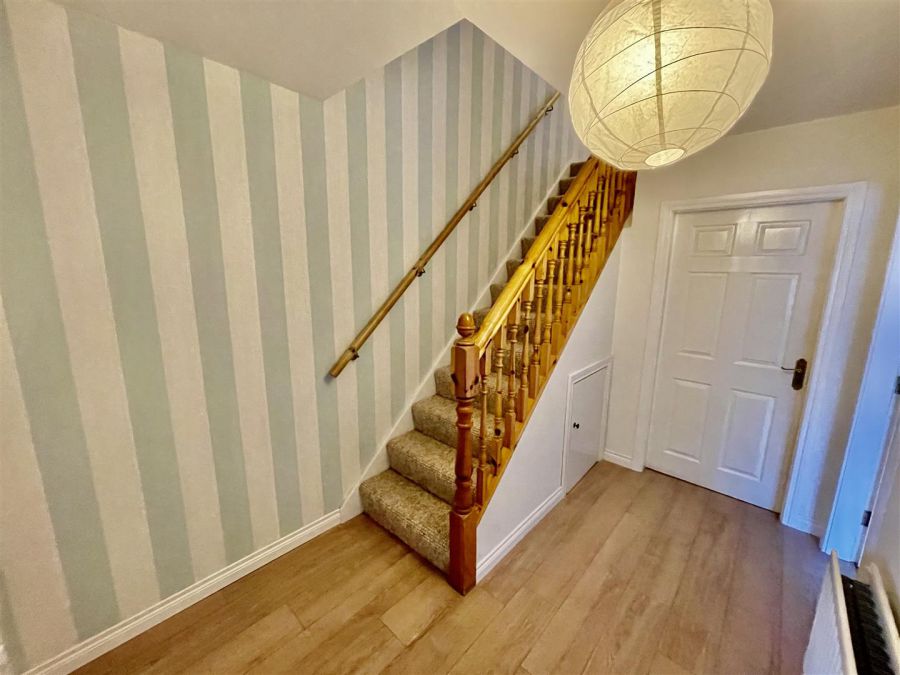 17 Demesne Crescent