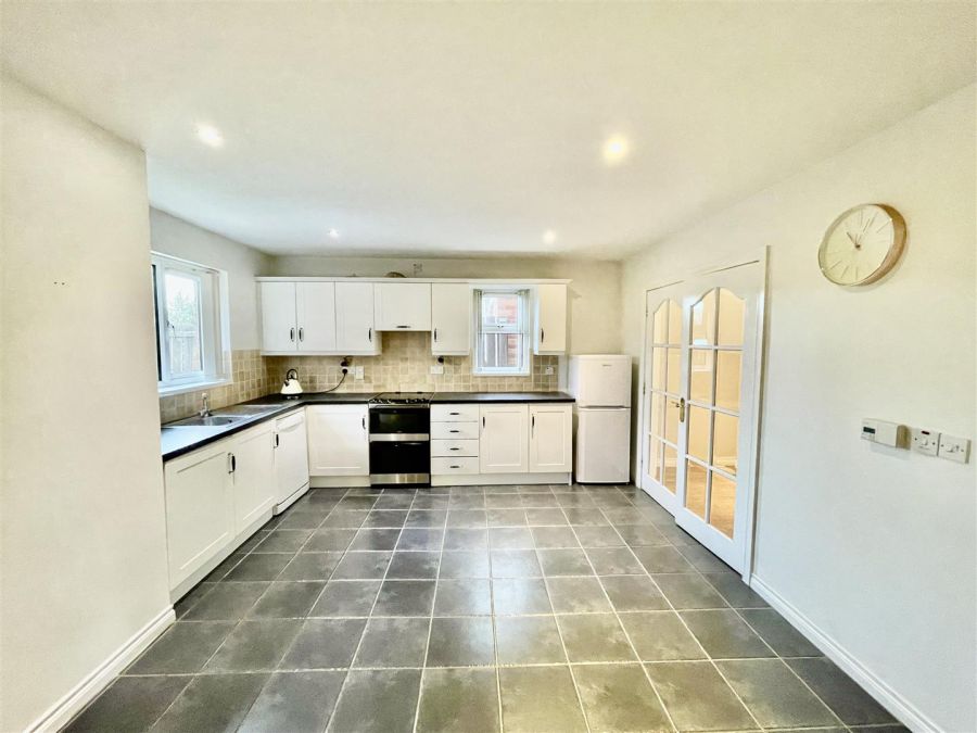 17 Demesne Crescent