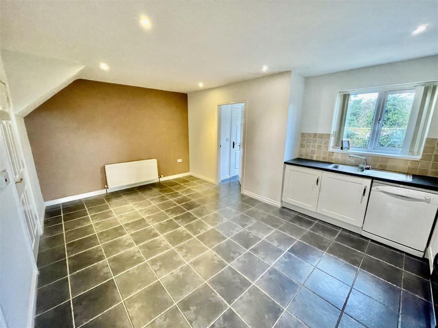 17 Demesne Crescent
