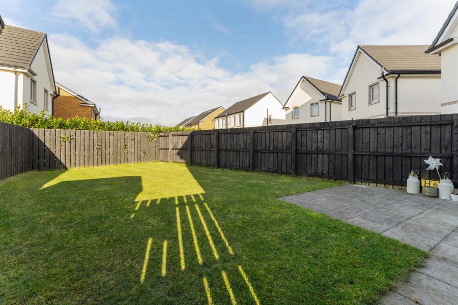 21 Rocklyn Crescent