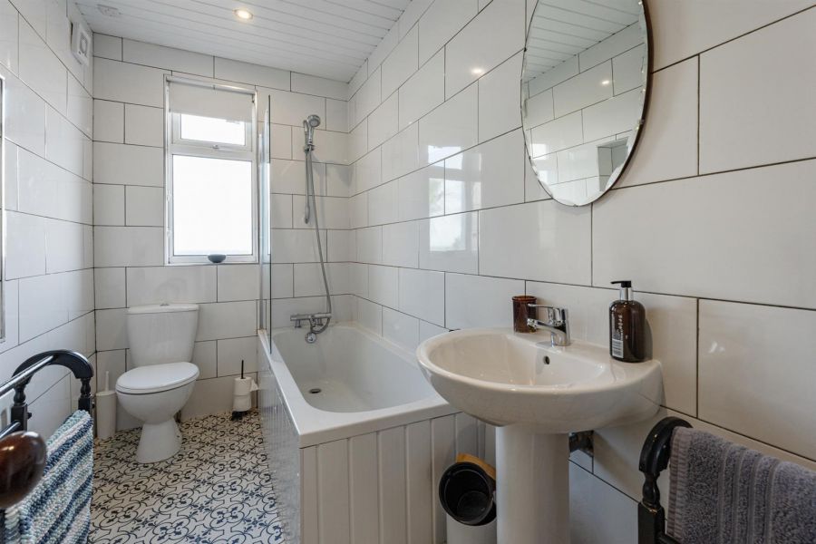 Sea Glass Cottage, 14 William Street
