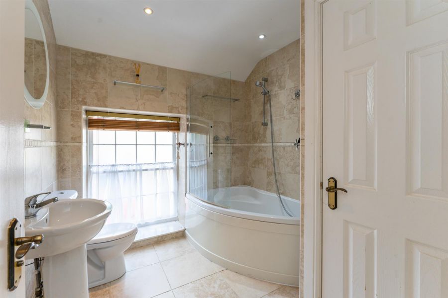 3 Manor Farm Court