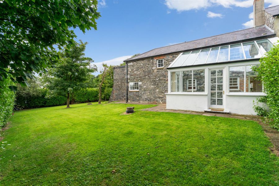 3 Manor Farm Court