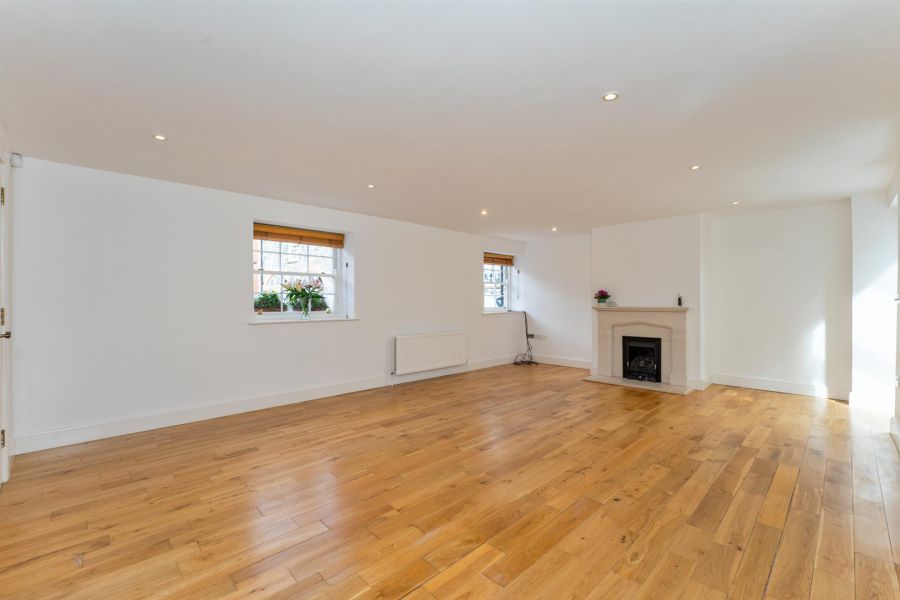 3 Manor Farm Court