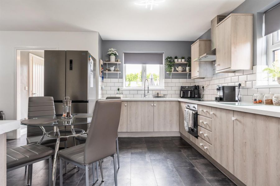 21 Demesne Crescent