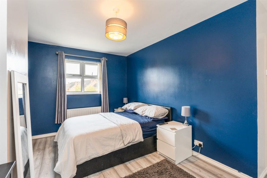 21 Demesne Crescent