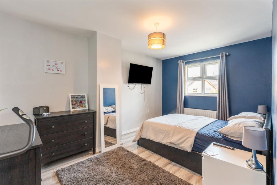 21 Demesne Crescent