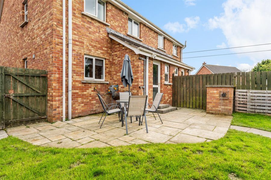 21 Demesne Crescent