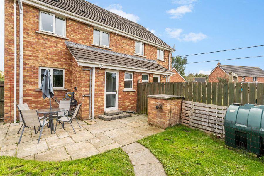 21 Demesne Crescent