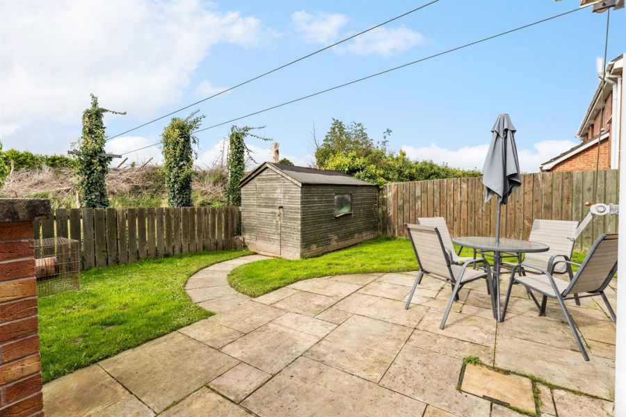21 Demesne Crescent