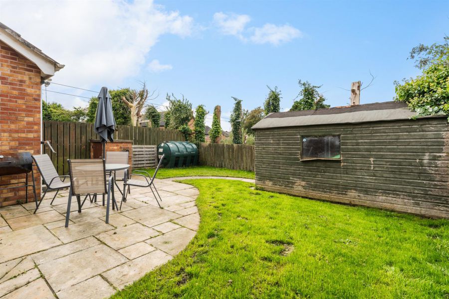 21 Demesne Crescent