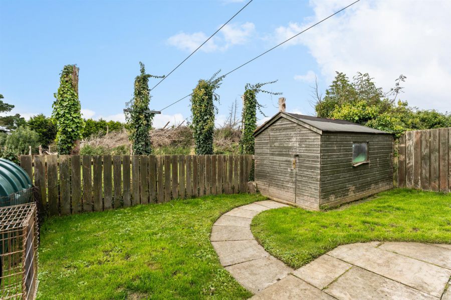 21 Demesne Crescent