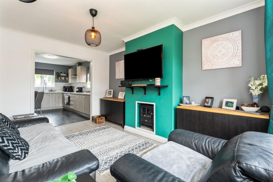 21 Demesne Crescent