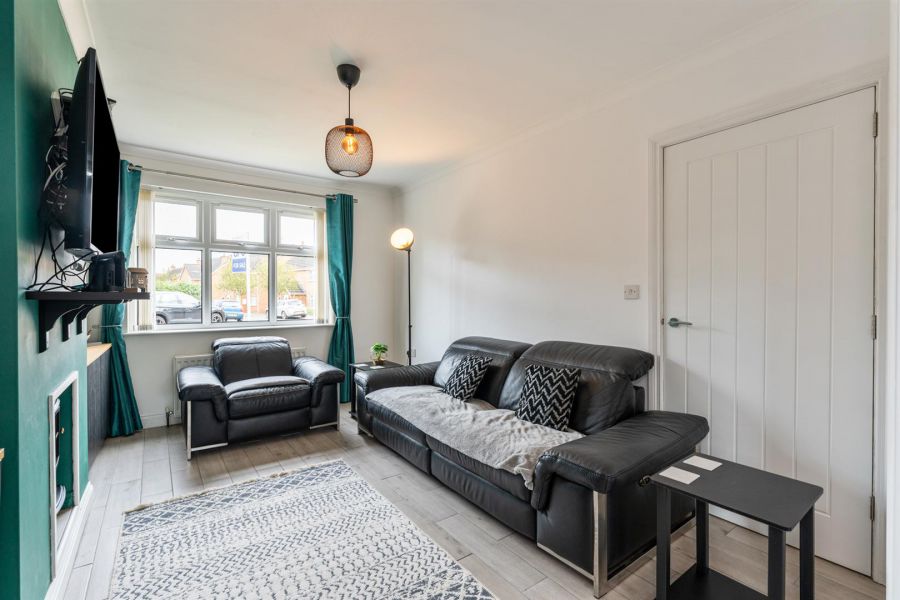 21 Demesne Crescent